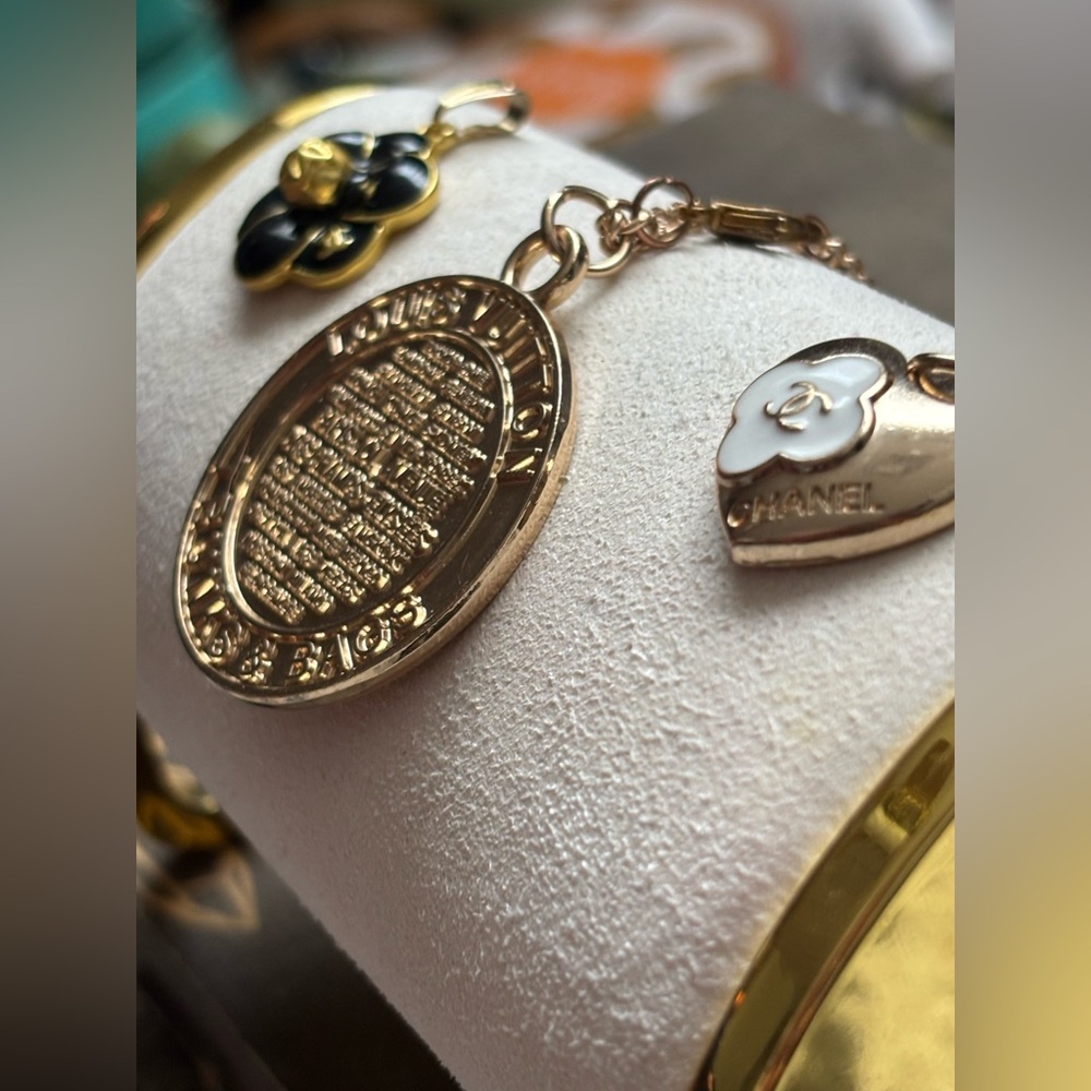 Authentic Louis Vuitton Gold Trunks & Bags Pendant Necklace! - Picture 5 of 7